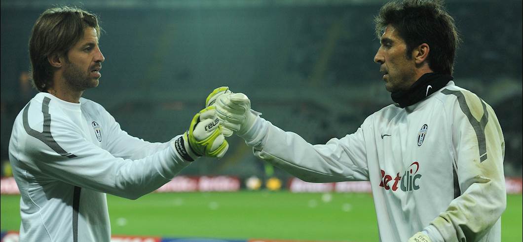 Copertina: Un poker di quarantenni in attività in serie A