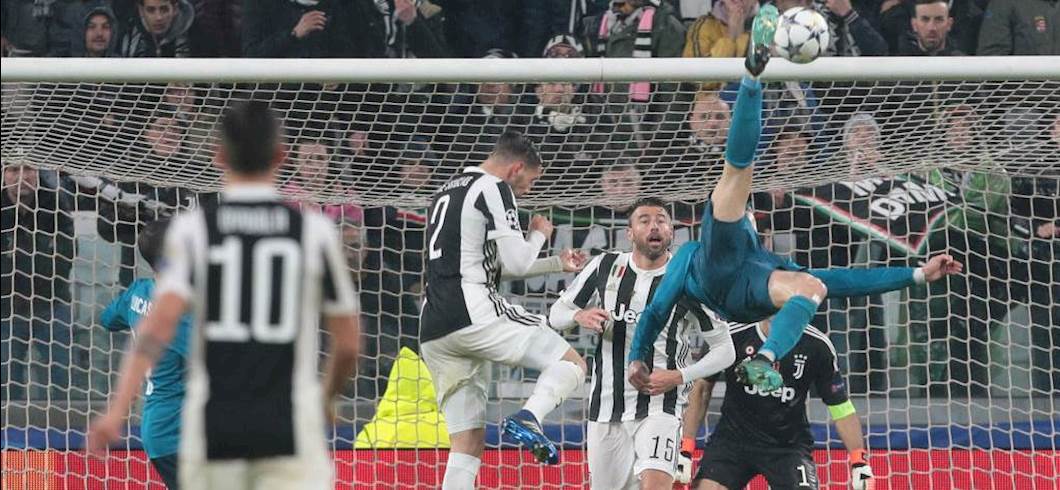 Copertina: Dal cucchiaio di Totti alla rovesciata di Ronaldo: la top 10 delle meraviglie subite in carriera da Gigi Buffon
