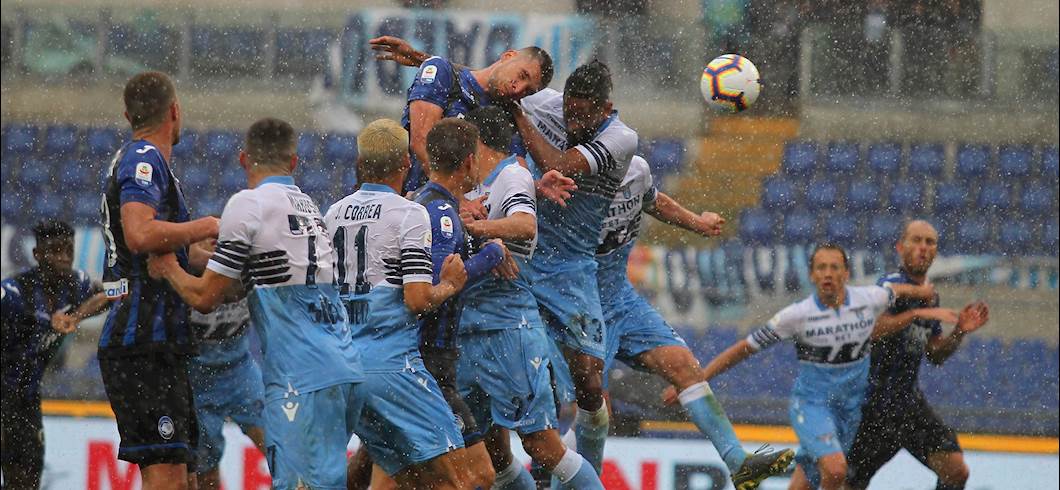 Copertina: Fantacalcio, Lazio-Atalanta: autogol di Wallace o gol di Djimsiti? Ecco la decisione della Lega