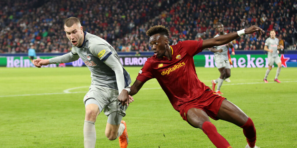 Copertina: Beffa Roma: dominio e due legni, poi il Salisburgo la vince all'88'