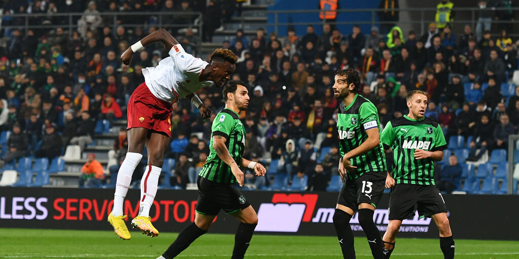 Copertina: Abraham chiama, Pinamonti risponde: pareggio tra Sassuolo e Roma