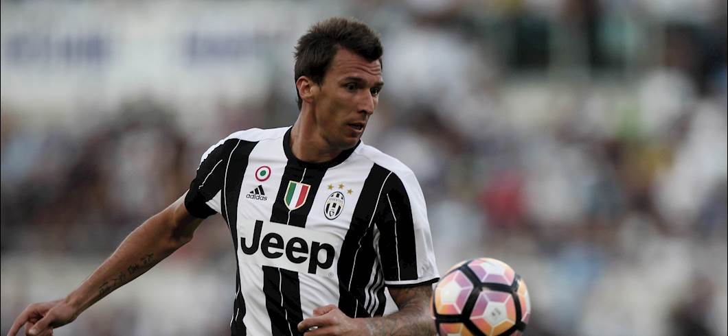 Copertina: Palermo-Juventus, formazioni ufficiali: fuori Hiljemark e Dybala, sorpresa Balogh. C'è Dani Alves