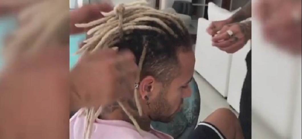 Copertina: Un taglio con il passato, Neymar cambia look: la nuova acconciatura del brasiliano