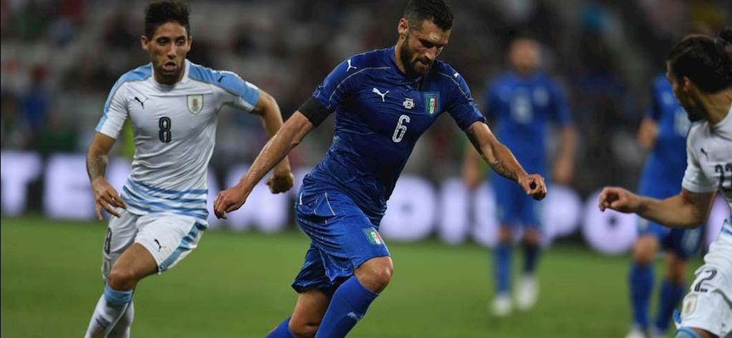 Copertina: L'Italia va, 3-0 ad un Uruguay che non c'è: autorete, Eder e De Rossi, ma convincono le seconde linee