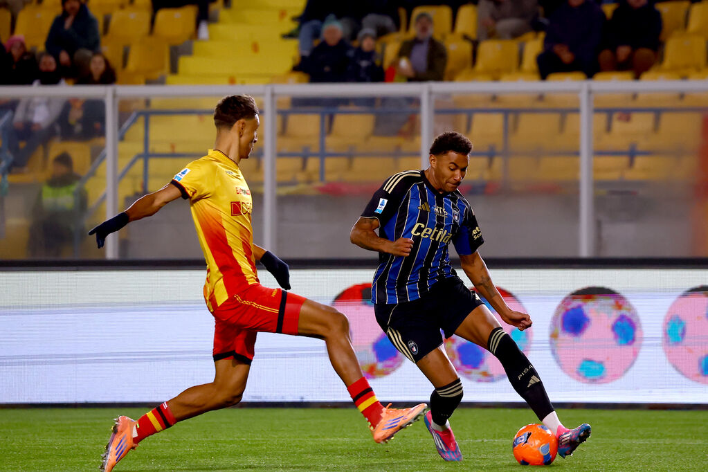 Lecce - Pisa 1-0, un duello tra Meister e Tiago Gabriel (Getty)