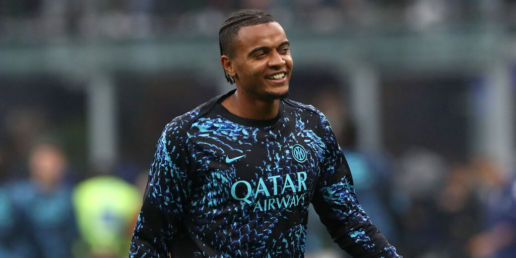 Copertina: Inter, Akanji al centro del futuro nerazzurro: buone notizie per Chivu
