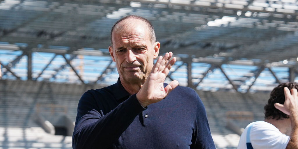 Copertina: Napoli, due alternative in attacco: la mossa di Allegri