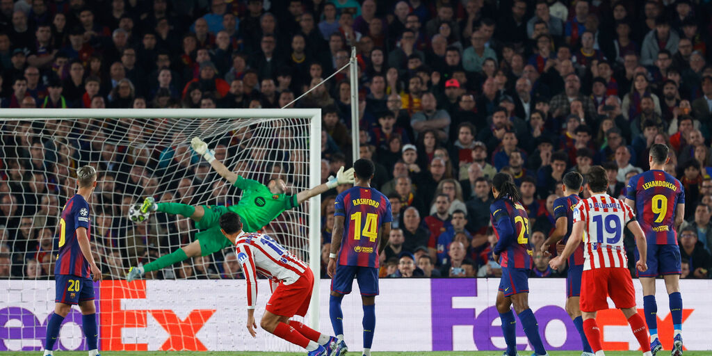 Copertina: Perla di Alvarez, zampata di Sorloth: colpaccio dell'Atletico Madrid al Camp Nou