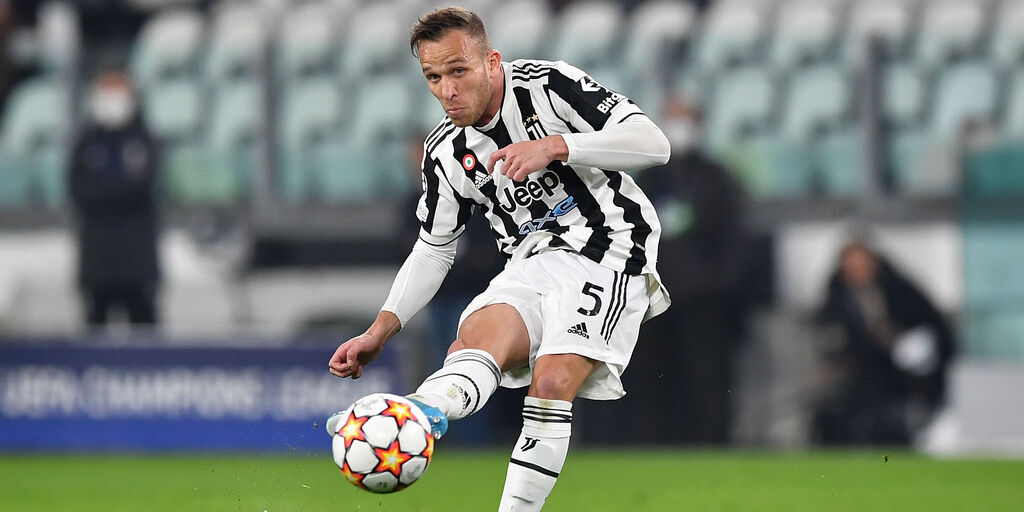 Copertina: Sondaggio Fiorentina per Arthur della Juventus