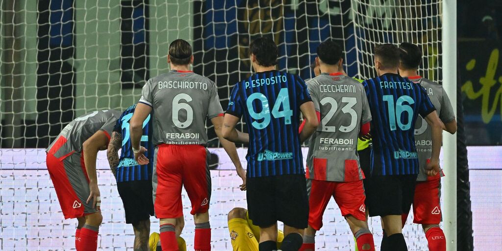 Copertina: Inter, divieto di trasferta per il petardo lanciato ad Audero: la decisione