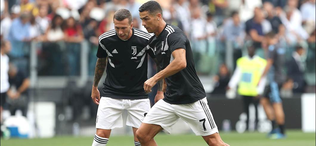 Copertina: Juventus: ottimismo per Mandzukic, ad Empoli occasione per Perin, Bernardeschi e De Sciglio