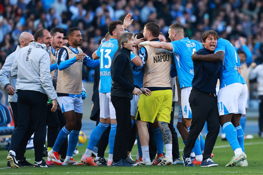 Il condottiero Conte con il suo gruppo (Getty Images)
