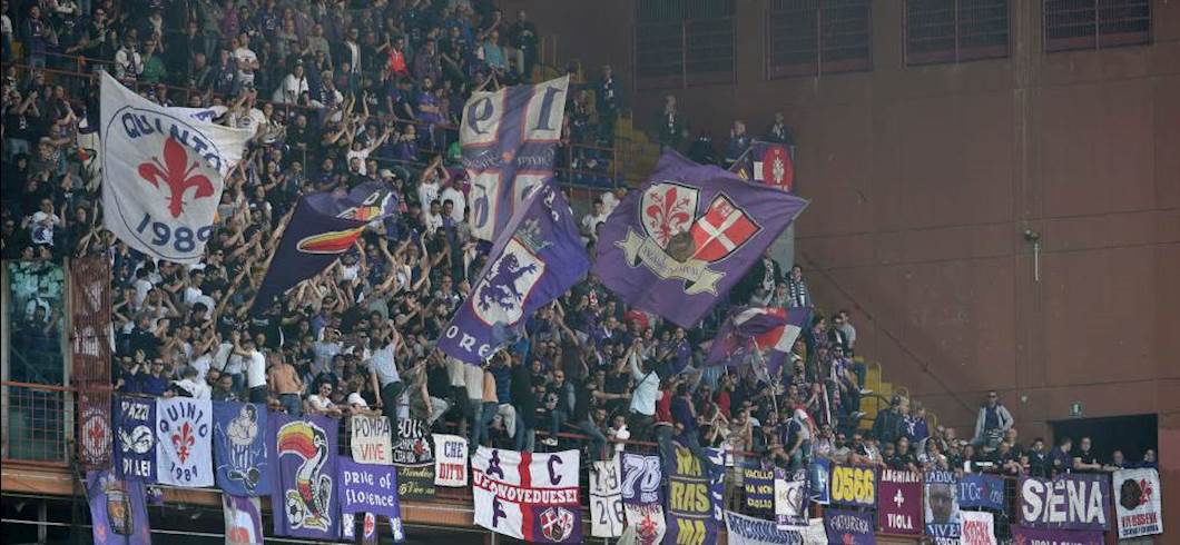 Copertina: I tifosi della Fiorentina protestano: "Società assente, squadra inconcludente. C'avete rotto il c***o"
