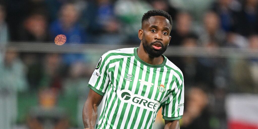 Copertina: Genoa, De Rossi spera nel nuovo attaccante: tentativo per Bakambu