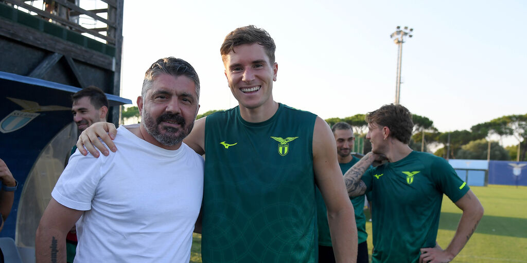 Copertina: Lazio, emergenza a centrocampo: Sarri rispolvera Basic