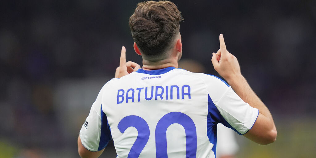Copertina: Baturina risponde a Lewis-Skelly: il Como non sfigura con l'Arsenal