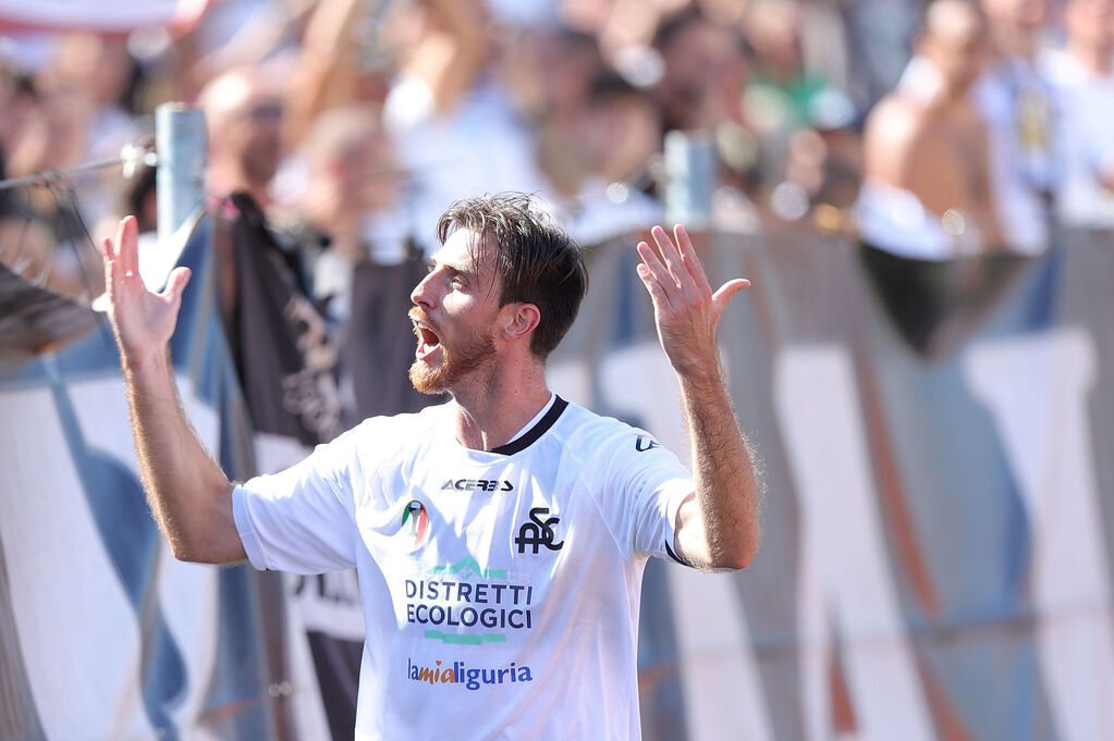 Simone Bastoni esulta dopo l'1-1 (Getty)