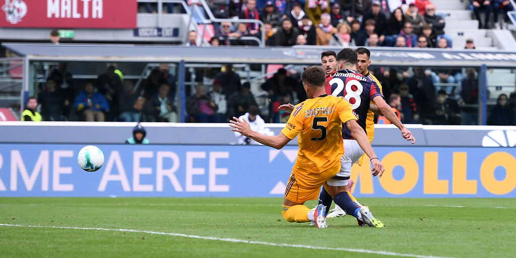 Copertina: Troppo Bologna per il Pisa: al Dall'Ara finisce 4-0