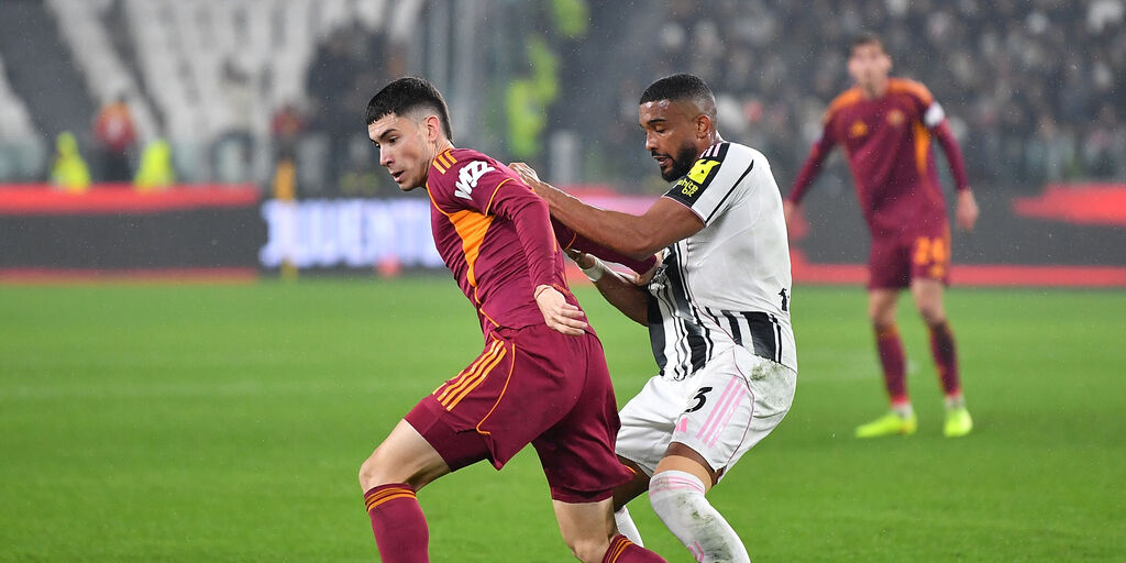 Copertina: Juventus, seduta alla Continassa: Bremer a riposo, out Zhegrova