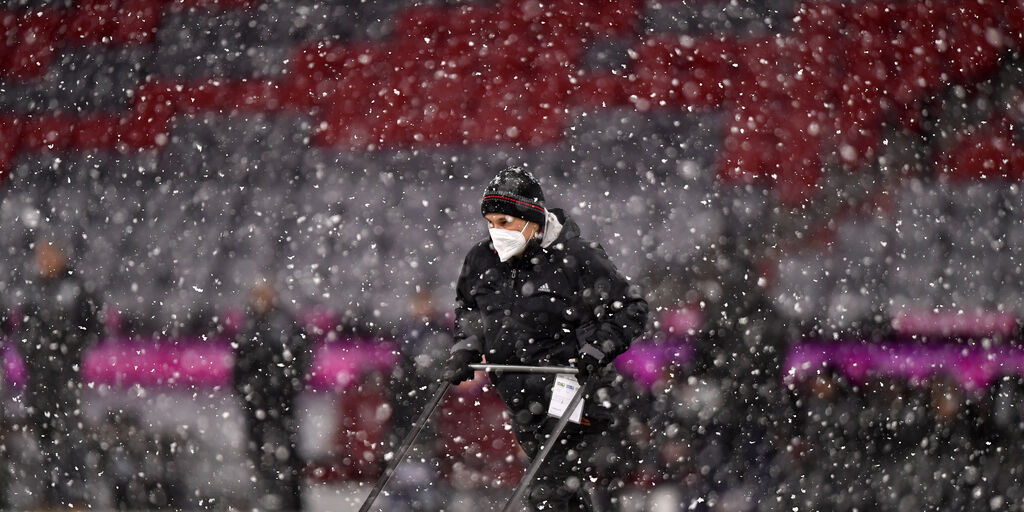 Copertina: Rinviata St.Pauli-Lipsia: che succede alle Euroleghe
