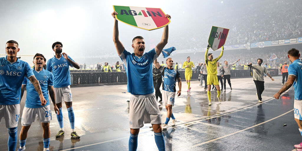 Copertina: Difesa o Attacco: quale reparto fa vincere il campionato? Il Napoli ha puntato sul reparto arretrato