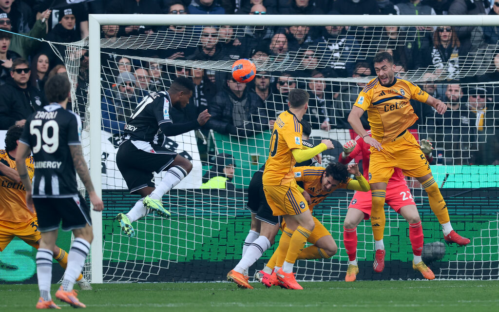 Kabasele realizza di testa il gol dell'1-1 in Udinese-Pisa (Getty)