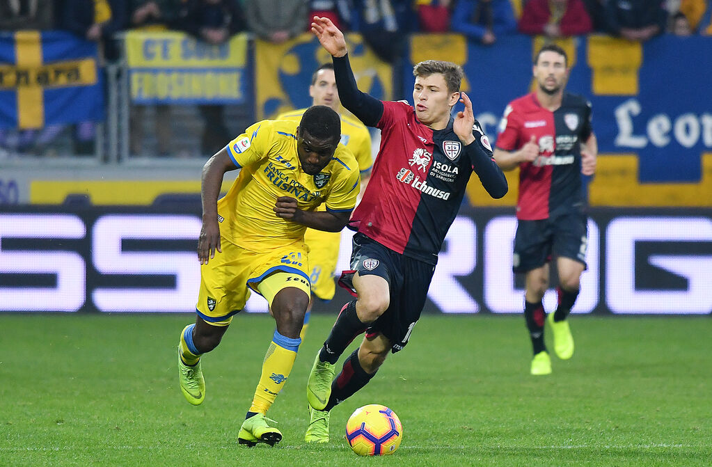 Barella in azione con la maglia del Cagliari (LaPresse)