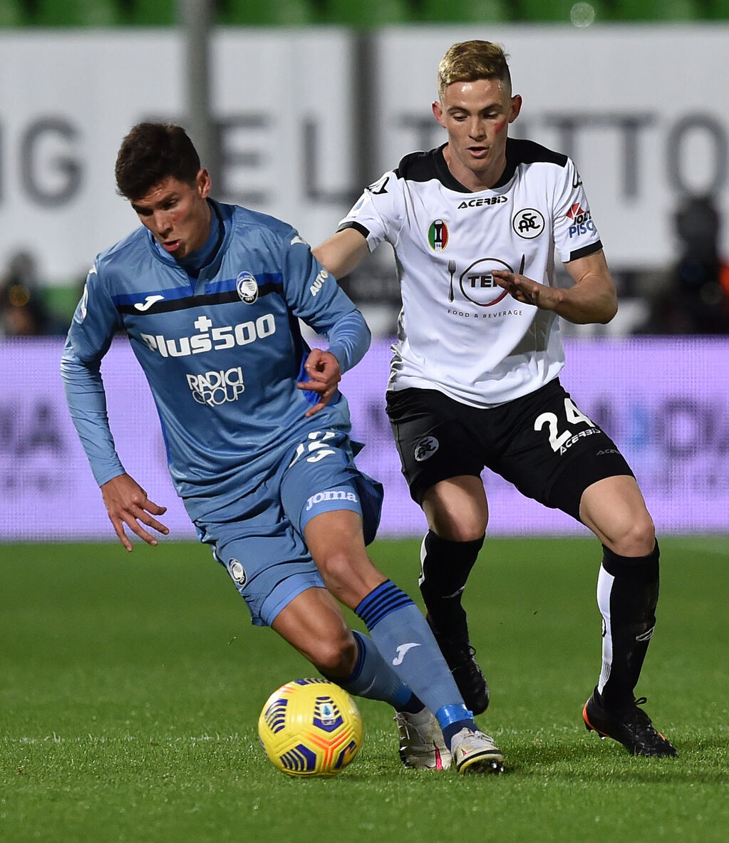 Duello tra Pessina ed Estevez (Getty Images)