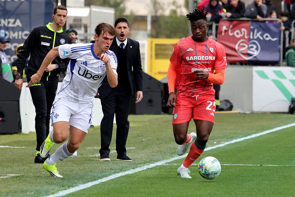 Nico Paz e Liteta si contendono il possesso del pallone (Getty Images)