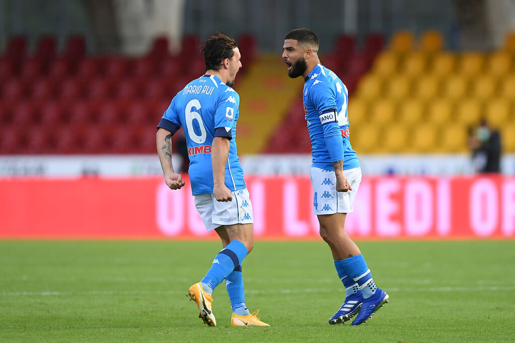 Napoli, Mario Rui esulta dopo un gol con Lorenzo Insigne (Getty)