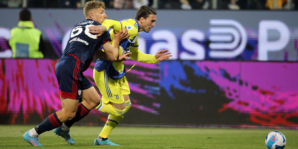 Copertina: Cagliari-Juventus 1-2: cronaca, tabellino e voti del fantacalcio