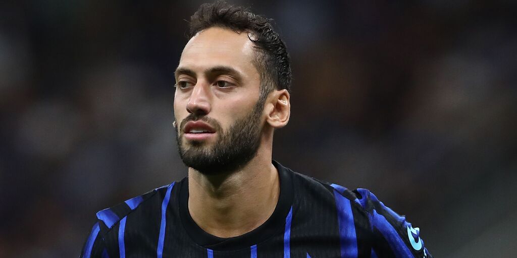 Copertina: Calhanoglu, il papà: "Continuerà all'Inter, un trasferimento è fuori questione"