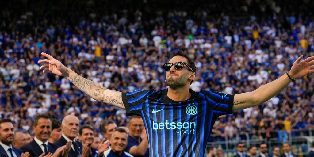 Copertina: Inter, Galatasaray di nuovo su Calhanoglu