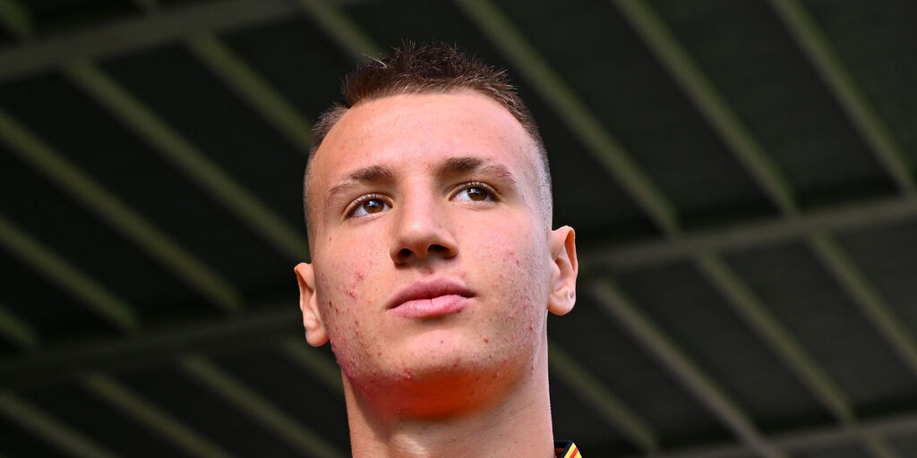 Copertina: Lecce, Camarda in lacrime dopo il rigore sbagliato contro il Napoli