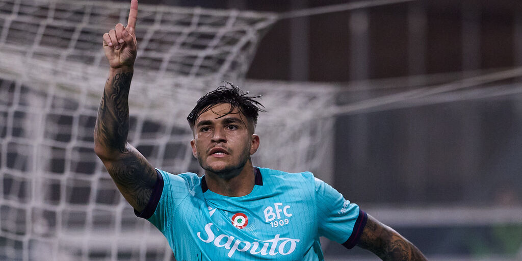 Copertina: Rowe e Castro rimontano il Parma, il Bologna va ai quarti di Coppa Italia