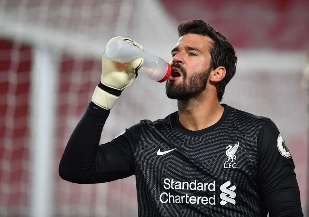 Infortunio per Alisson: ecco quanto starà fermo (Getty Images)
