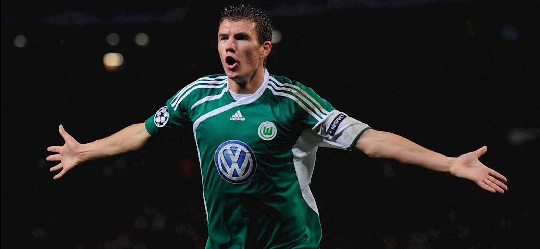 Copertina: Dzeko insegue Dzeko: altri 10 gol per superare il record di 26 reti col Wolfsburg del 2010