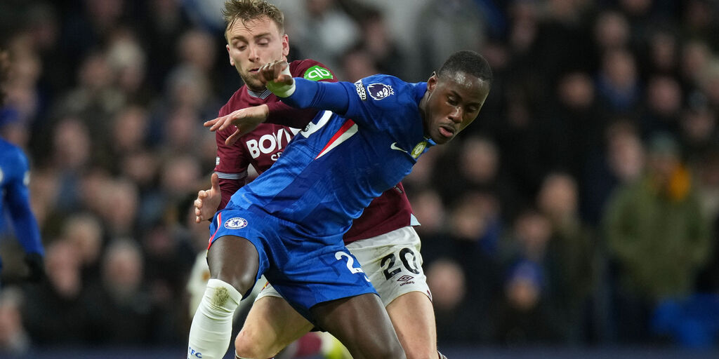 Copertina: Trevoh Chalobah al Como: esperienza internazionale e fisicità per Fabregas
