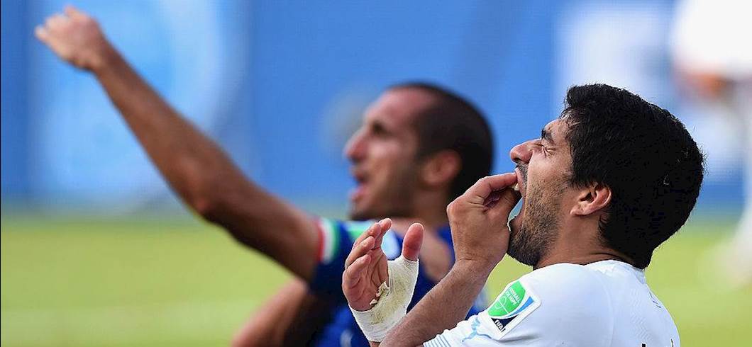 Copertina: Ancora Chiellini: "Suarez come me, è un figlio di p..."