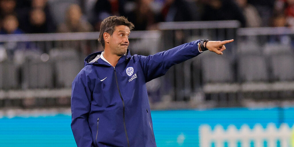Copertina: Inter, Chivu: "Vedo una crescita, la preoccupazione principale resta l'integrità dei giocatori"