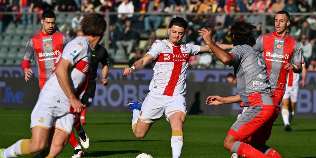 Copertina: Cremonese e Genoa non si fanno male: finisce 0-0