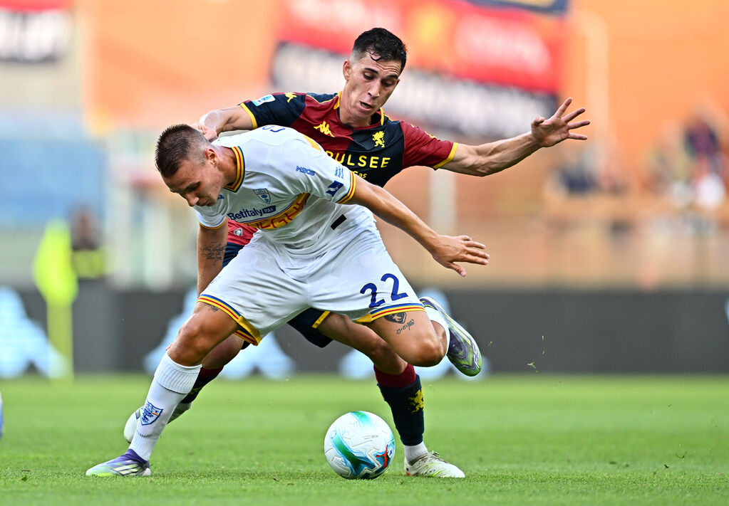 Camarda in azione durante Genoa-Lecce (Getty)