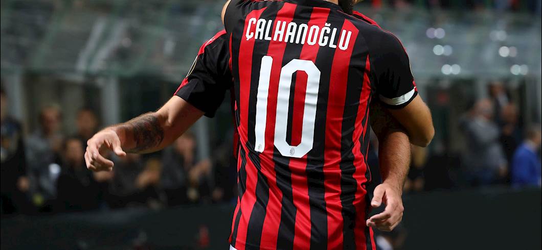Copertina: Milan, la fantamedia di Calhanoglu è da brividi: vale meno anche di Bourabia, Chibsah e Bradaric