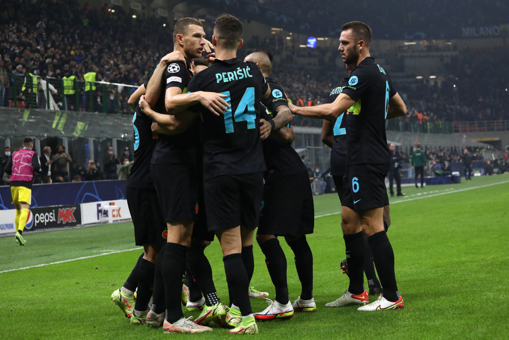 L'esultanza di Dzeko e compagni dopo l'1-0 dell'Inter contro lo Sheriff Tiraspol (Getty Images)