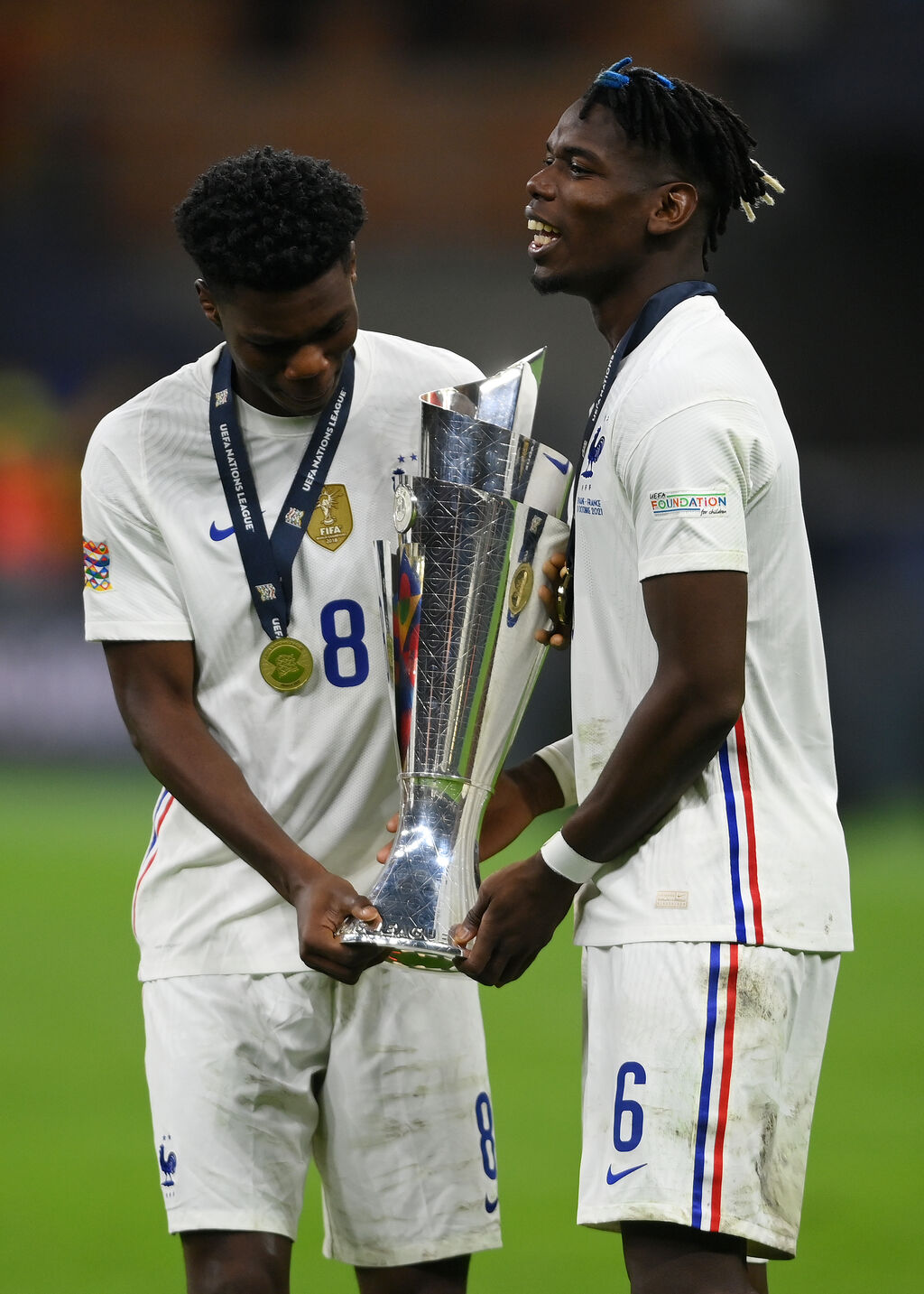 Tchouameni e Pogba alzano il trofeo della Nations League (Getty Images)