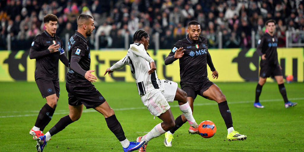 Copertina: Conte, ritorno amarissimo allo Stadium: Napoli travolto 3-0 dalla Juventus