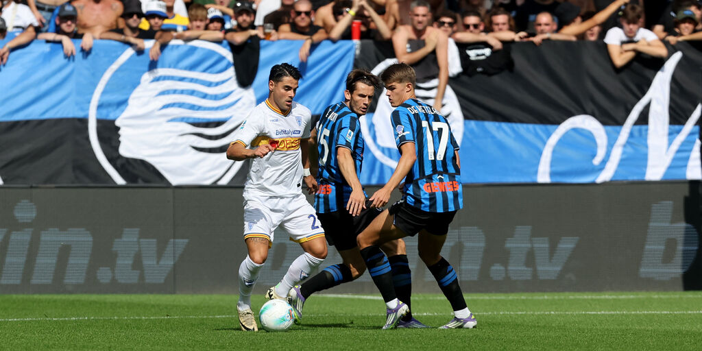 Copertina: La Dea torna super: 4-1 al Lecce, decisivo De Ketelaere