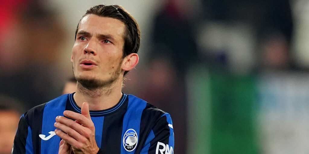 Copertina: De Roon: "Mi piacerebbe diventare allenatore, ma potrei giocare ancora 2-3 anni"