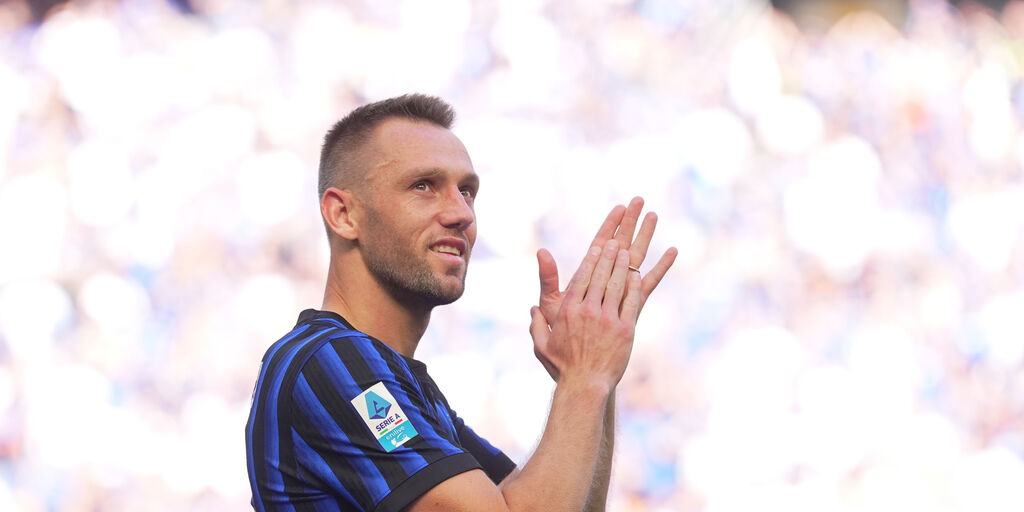 Copertina: Inter, proposto il rinnovo di contratto a de Vrij