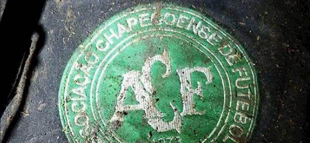 Copertina: Il calcio brasiliano si stringe attorno alla Chapecoense: "Prestiti gratuiti e retrocessione bloccata per 3 anni"